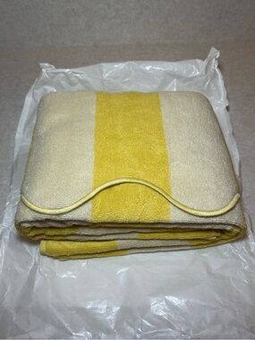 The Jilly Box Summer 2026 Tuck Scalloped Yellow Stripe Beach Towel Portugal NWT